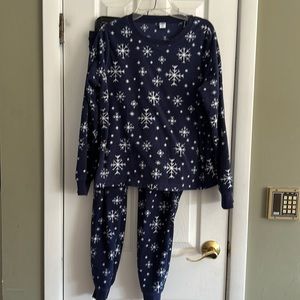 OLD NAVY FLEECE 2PC SNOWFLAKE PAJAMAS SIZE M